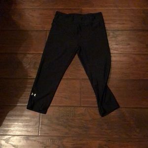 Under Armor cropped workout leggings